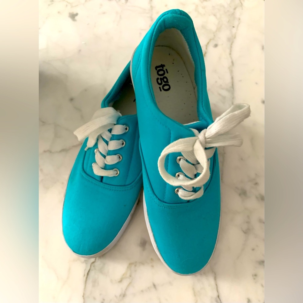 Togo Walking Shoe